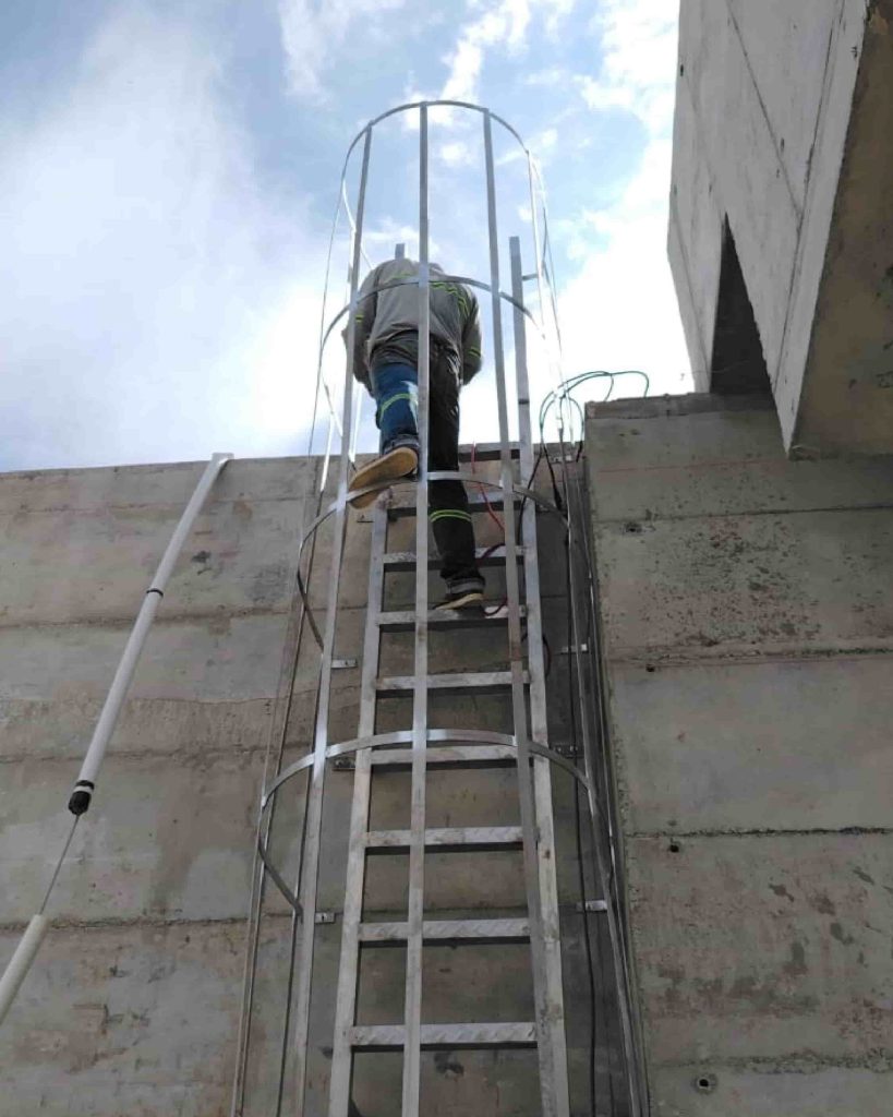 escalera_metálica_acero_inoxidable_1