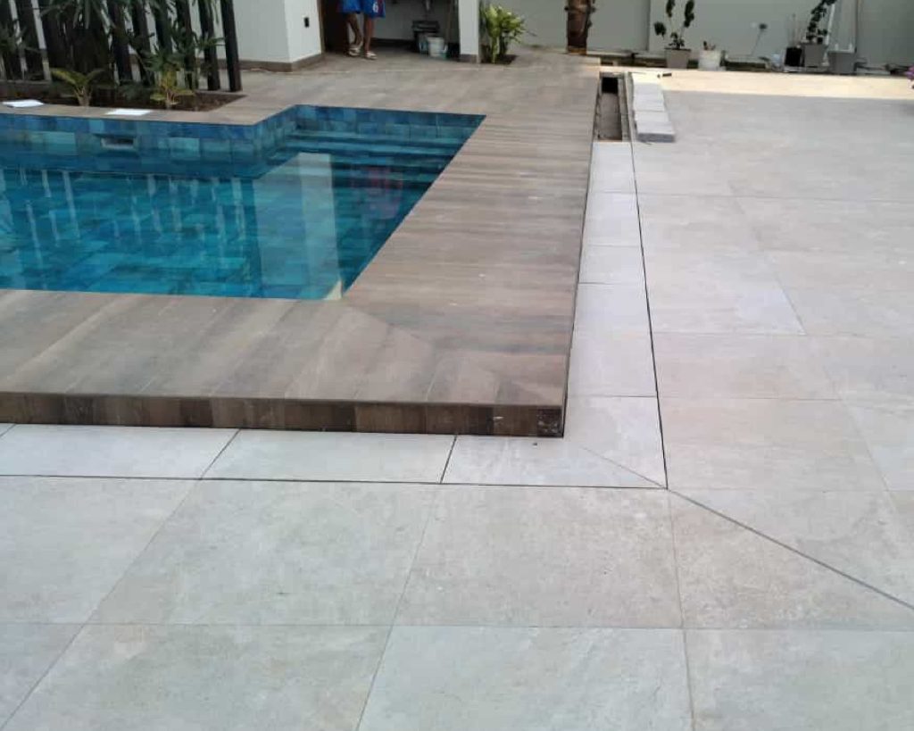 hormigón_poliéster_rejilla_para_piscina_7