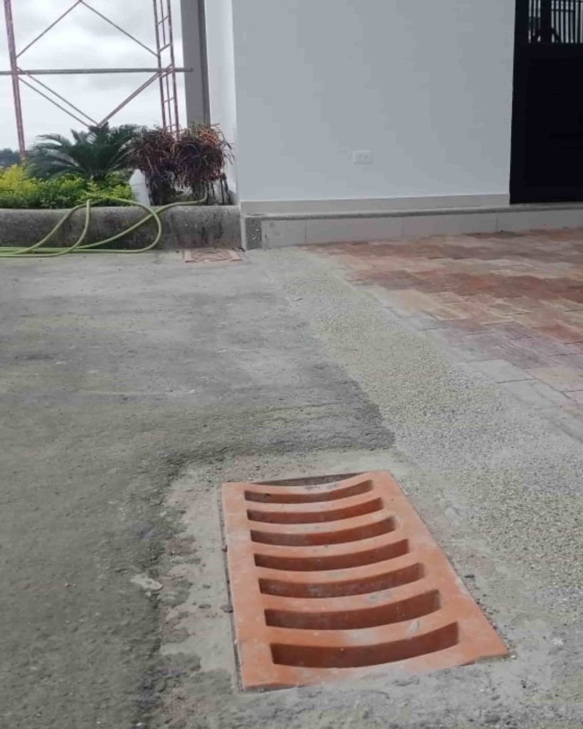 hormigón_poliéster_rejillas_2